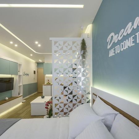 Τhe Half Root Suite In The Heart Of City Center Солун Екстериор снимка