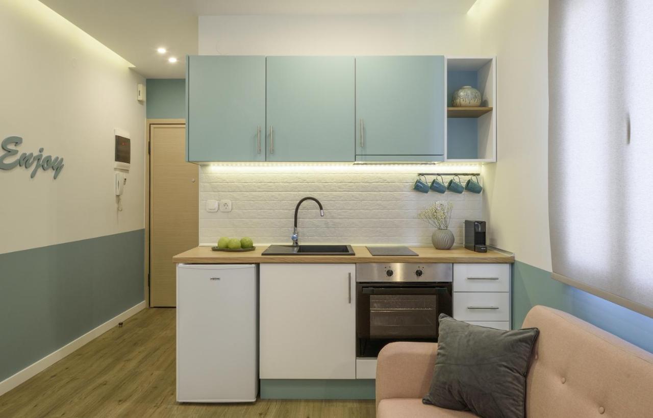 Τhe Half Root Suite In The Heart Of City Center Солун Екстериор снимка