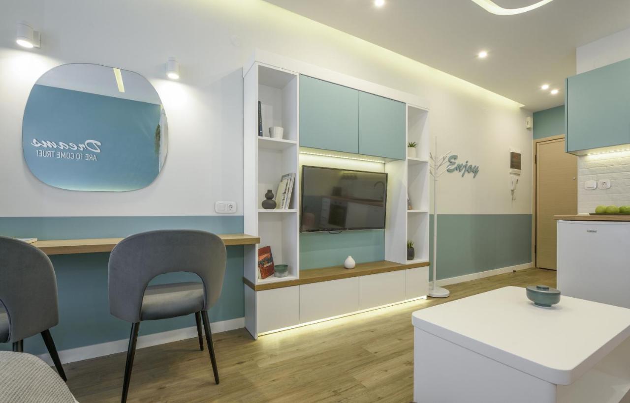 Τhe Half Root Suite In The Heart Of City Center Солун Екстериор снимка