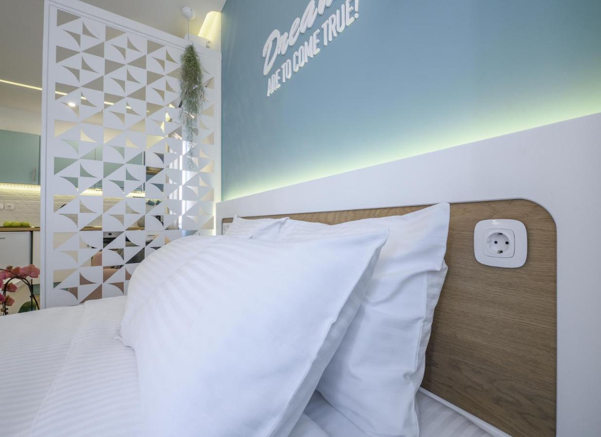 Τhe Half Root Suite In The Heart Of City Center Солун Екстериор снимка