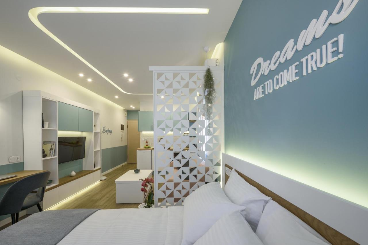 Τhe Half Root Suite In The Heart Of City Center Солун Екстериор снимка