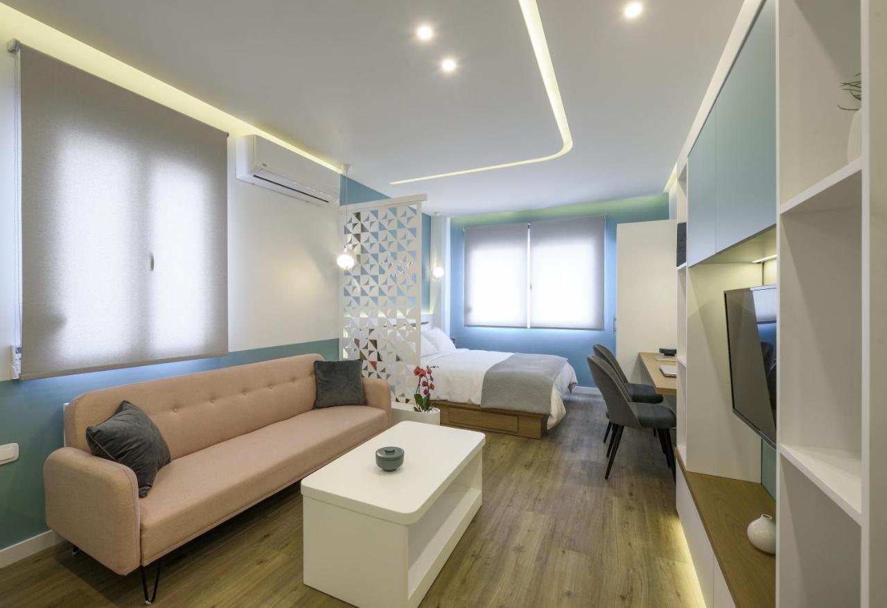 Τhe Half Root Suite In The Heart Of City Center Солун Екстериор снимка