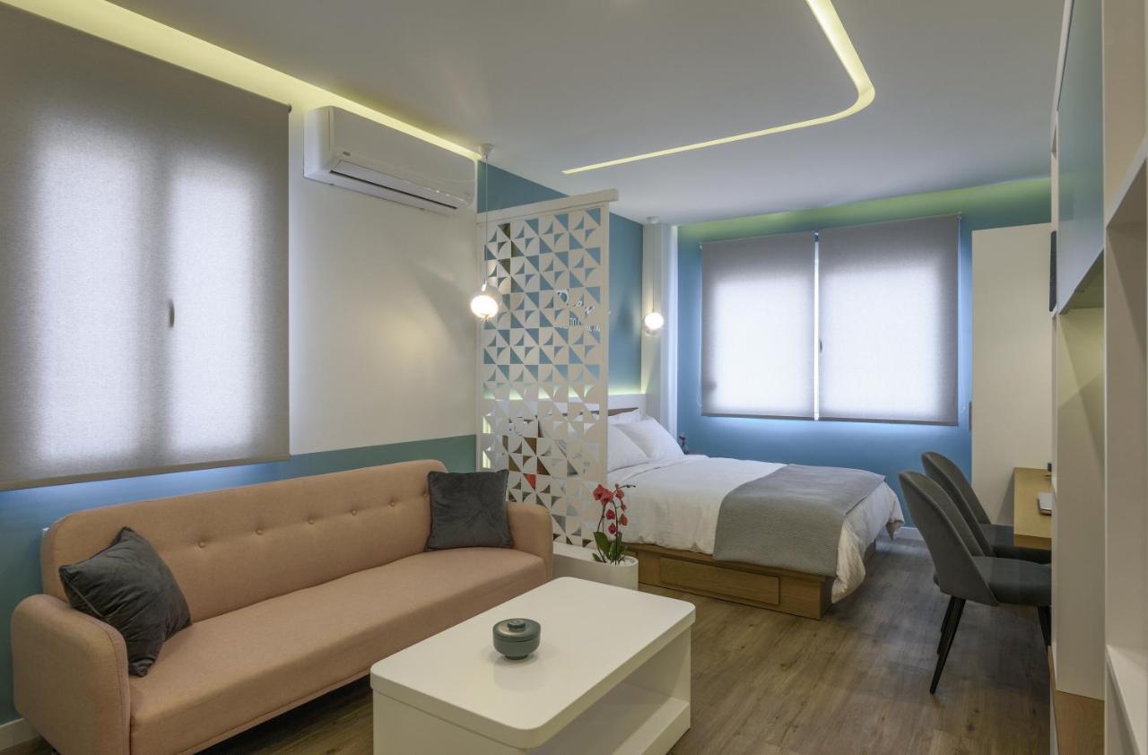 Τhe Half Root Suite In The Heart Of City Center Солун Екстериор снимка
